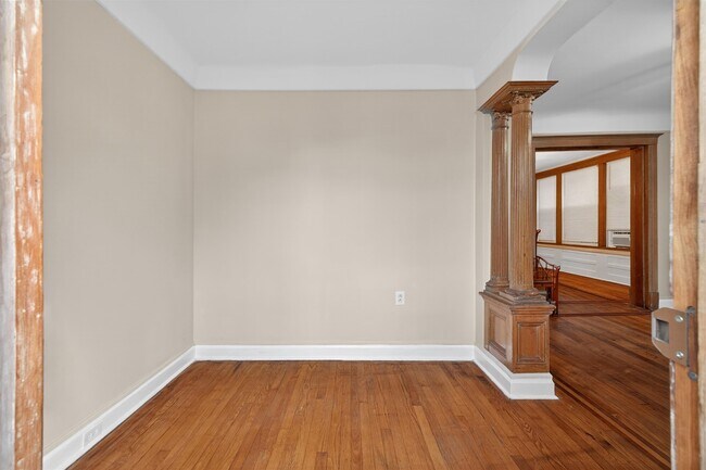 Building Photo - 18 Boyd Ave