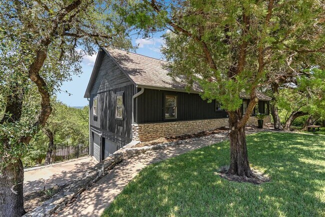 Building Photo - 5110 Lucas Ln