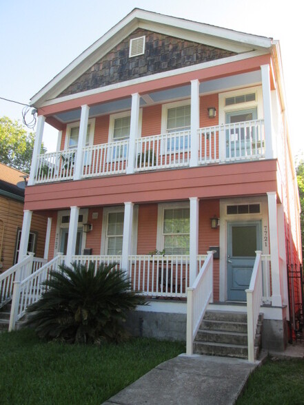 Front view - 7721 Oak St