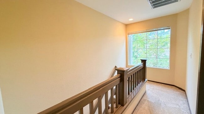 Building Photo - Beautiful 3BD/2.5BA, Multi-Level Townhome in the Shadowhawk Community in Danville- Available NOW!