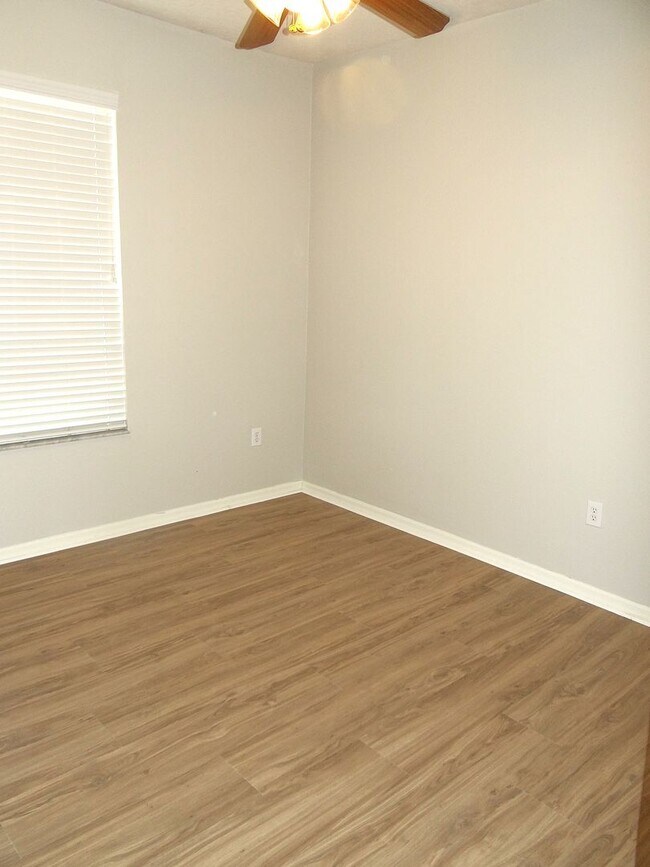 Building Photo - 11112 Wildcat Dr