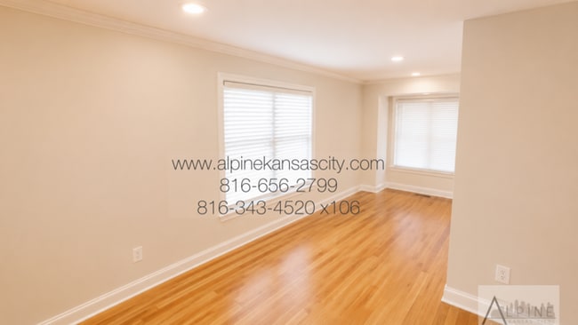 Building Photo - Beautiful Home Near Brookside
