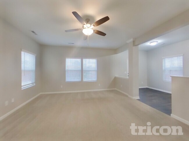 Building Photo - 115 Clove Hitch Dr