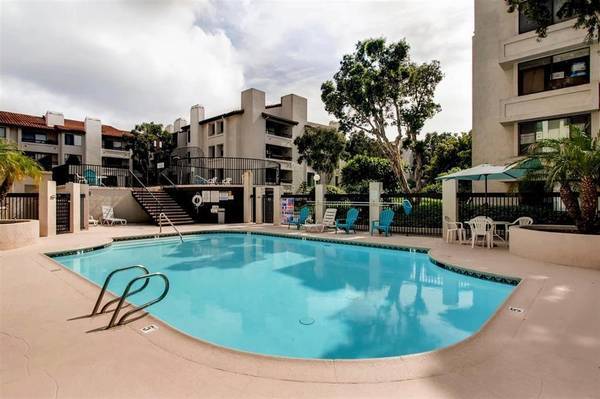 Presidio Place pool #1 area - 5665 Friars Rd