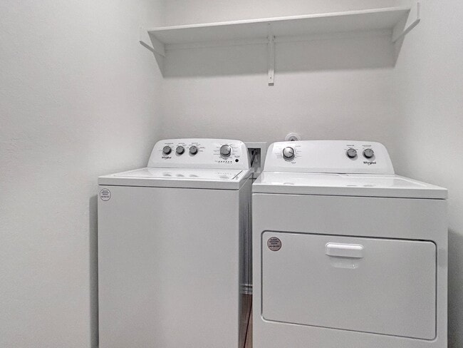 Building Photo - Modern 3-Bed Seguin Home on Greenbelt