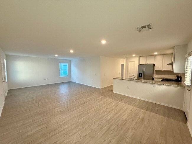 Building Photo - Beautiful Brand New 3/2 Home