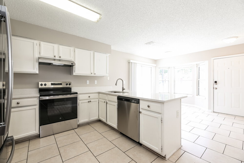 Building Photo - 9956 Somerset Grove Ln