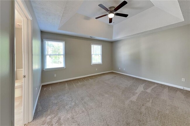 Building Photo - 2406 Southern Oak Dr SW
