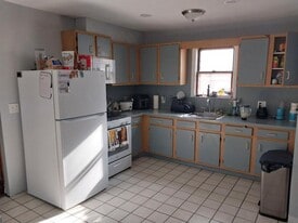 Building Photo - 4 Union Ave