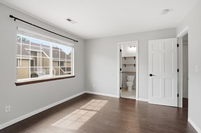 Building Photo - $2,095.95- 1 Bed, 1 Bath Updated Lofted Condo in Boulder with Central AC and In-Unit Laundry!