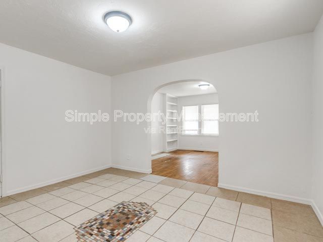 Building Photo - 2413 NW 12th St