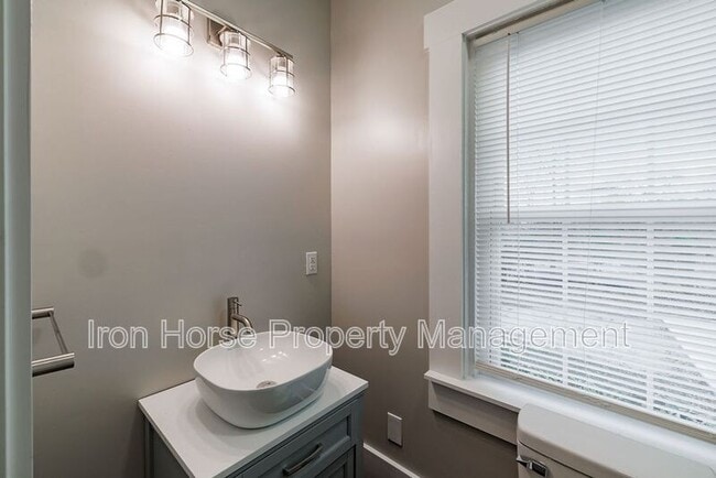 Building Photo - 1760 Old West Broad St