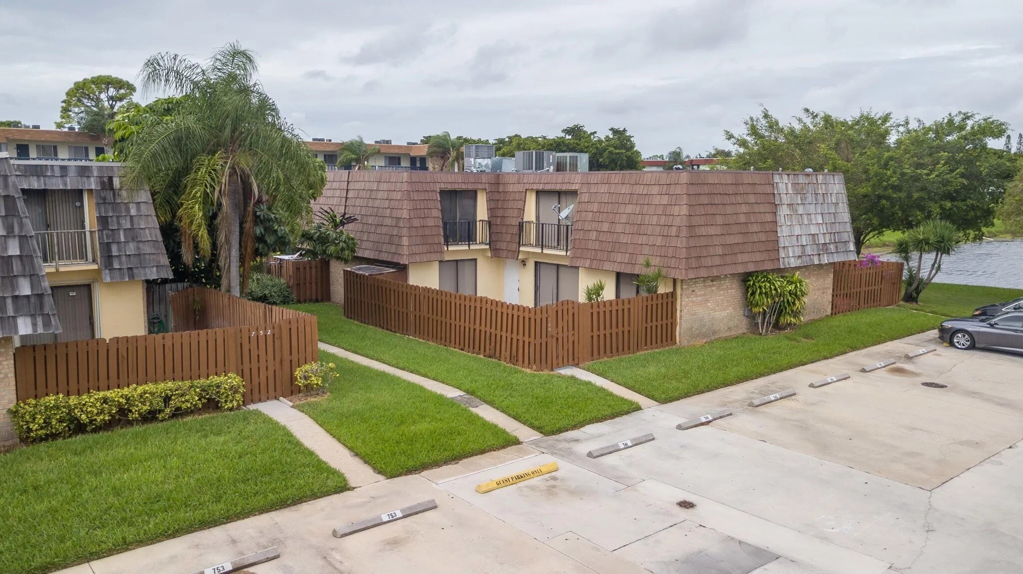 Building Photo - 744 Springdale Cir