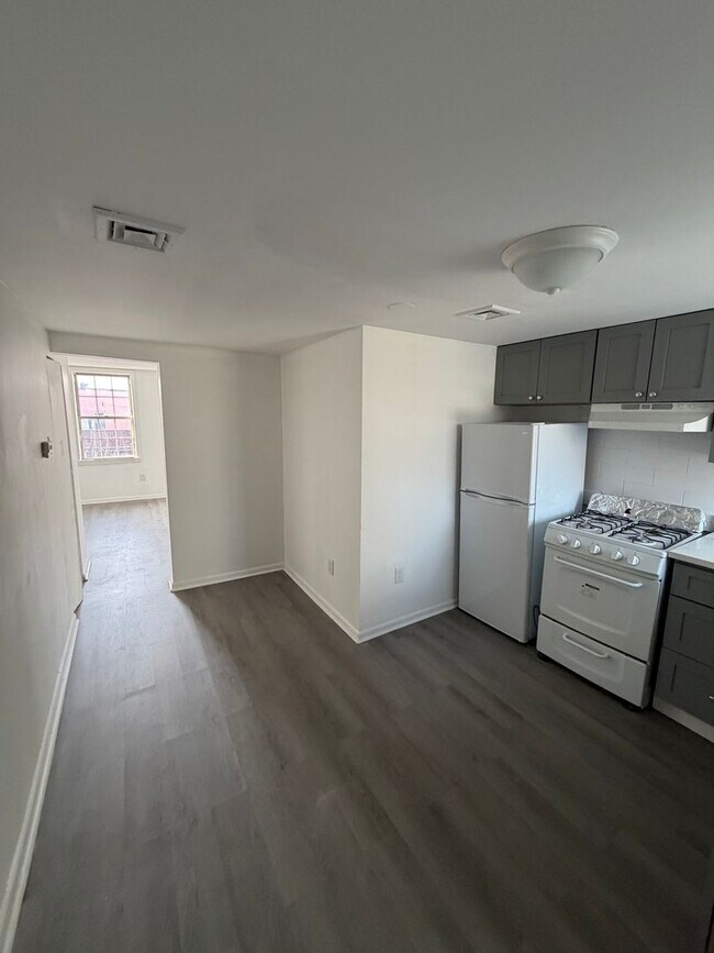 Building Photo - 1717 S 10th St