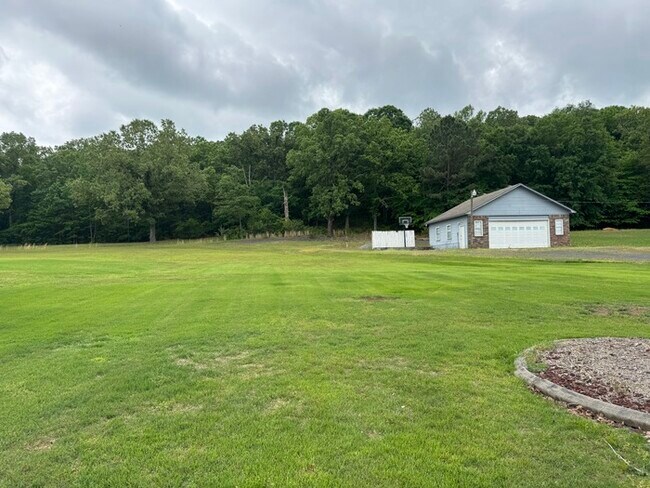 Building Photo - Nice 3 Bedroom 2.5 Bathroom Home on Large Lot in Sherwood