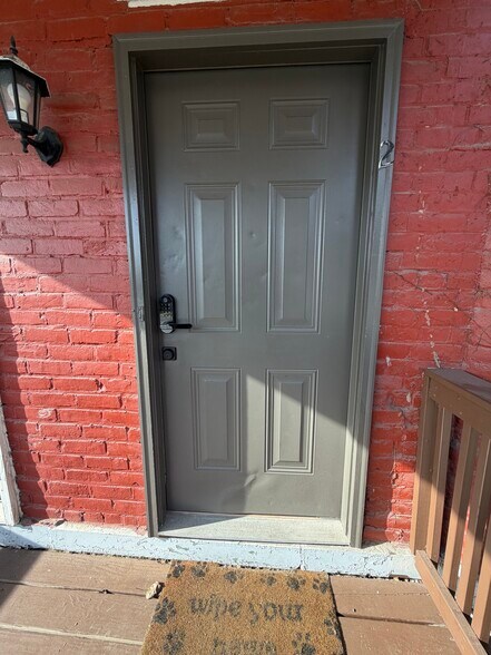 Building Photo - 2201 Kemper Ln