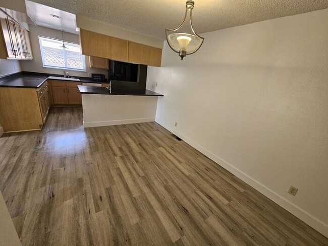 Building Photo - 3 Bedroom 2 Bath 2 Car Garage home in the ...