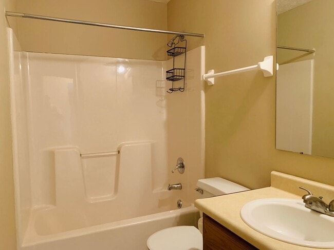 Building Photo - 3 BR 2.5 BA with attached 2-car garage - Gahanna Schools