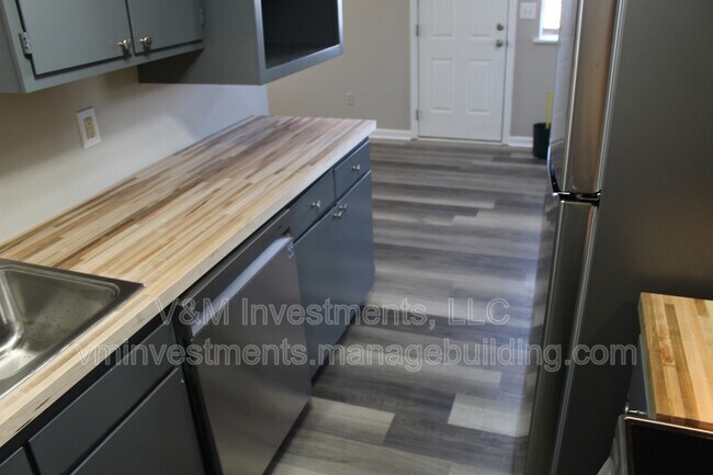 Building Photo - 3837 Wem Dr