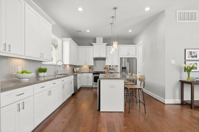 Building Photo - 1214 Upton St