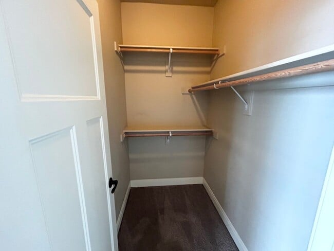 Building Photo - 3 Bedroom Home Across The Street From Villa Sports!!