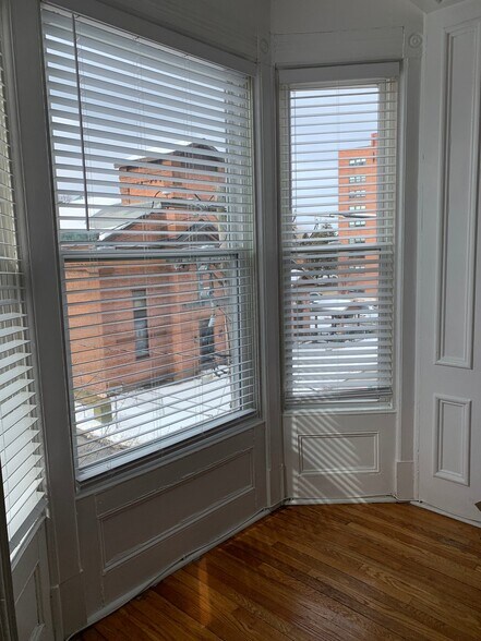 Building Photo - 1440 1st Ave