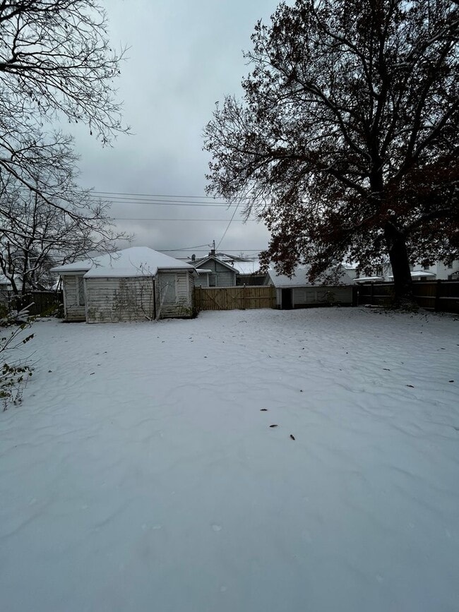 Building Photo - BEAUTIFUL RENOVATED NEW 4 BEDROOM 2 BATH HOUSE QUIET NEIGHBORHOOD