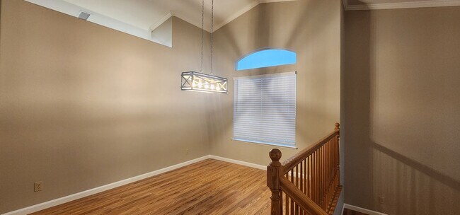 Building Photo - Spacious 4-Bedroom, 3-Bath Home for Rent in Elk Grove!