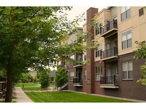 Building Photo - 3640 Wooddale Ave S