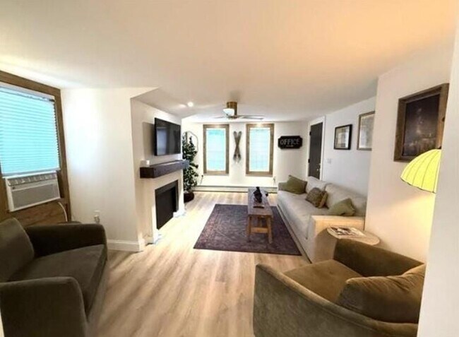 Building Photo - 2895 White Mountain Hwy