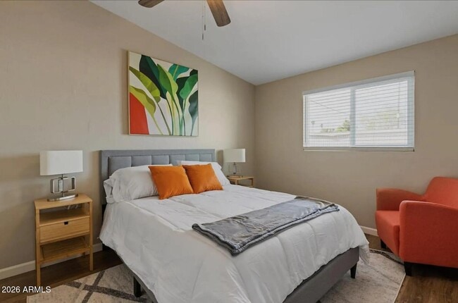 Building Photo - 2012 E Howe Ave