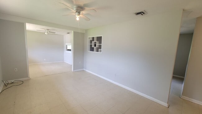 Building Photo - 3406 Black Lake Cir