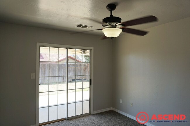 Building Photo - Beautiful Home Located in the Northwest!