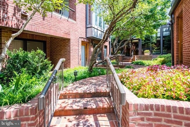 Building Photo - 1080 Wisconsin Ave NW