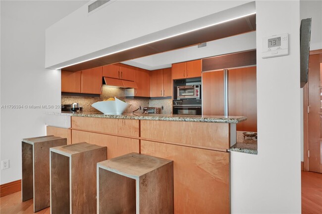 Building Photo - 1455 Ocean Dr