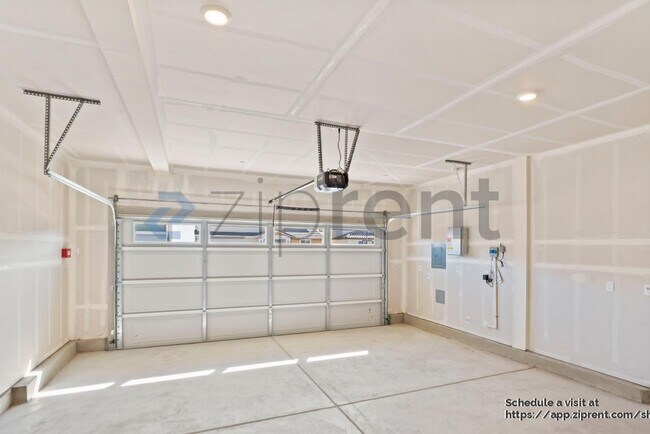 Building Photo - 16559 Barnett St