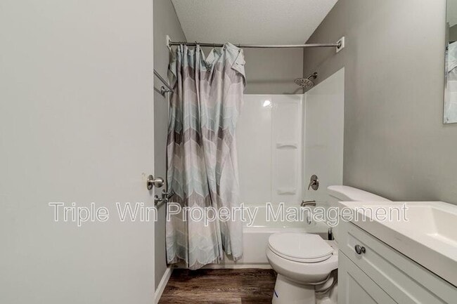 Building Photo - 2250 Spoonwood Dr