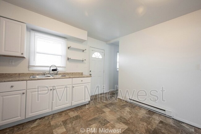 Building Photo - 4881 300W