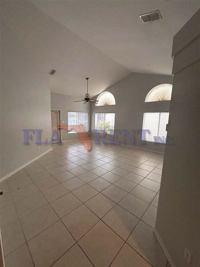 Building Photo - *  3/2.5 Golf Villa located in Winter Springs *
