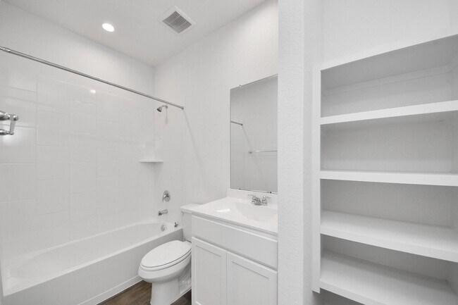 Building Photo - 31303 Heddington Ln