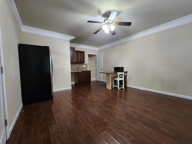 Building Photo - 229 Privet Cir