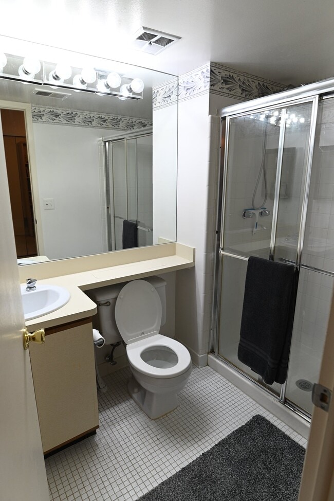 Building Photo - 27420 Evergreen Rd