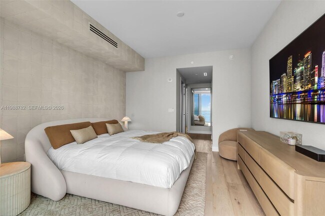 Building Photo - 300 Biscayne Blvd Way