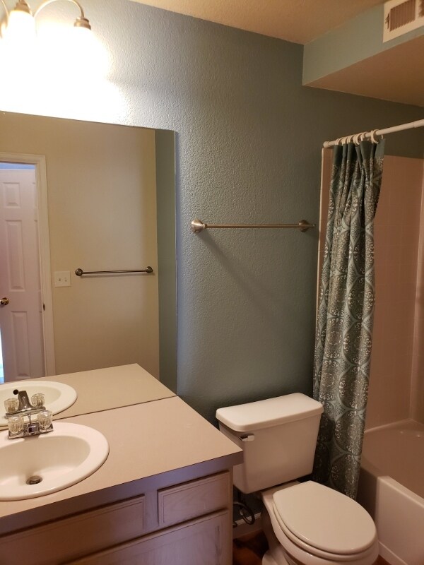 Building Photo - 5225 White Willow Dr