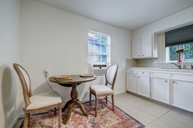 Building Photo - 7837 Dayton St