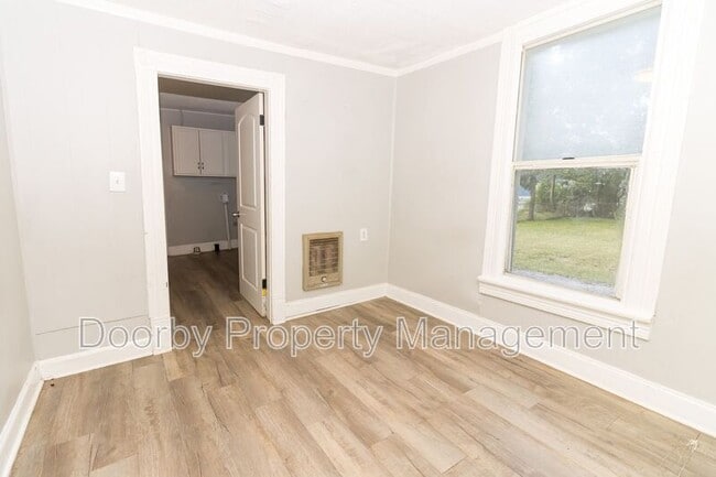 Building Photo - 2901 E 47th St