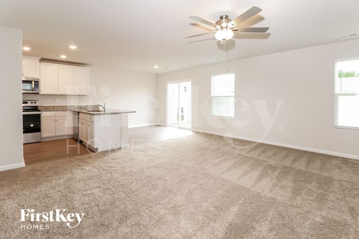 Building Photo - 3040 Cres Lk Ln