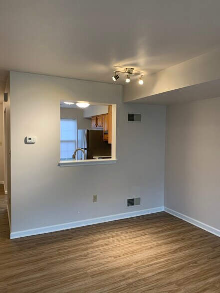 Building Photo - 158 Melrose Ln