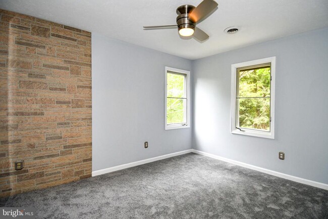 Building Photo - 2062 Farragut Dr