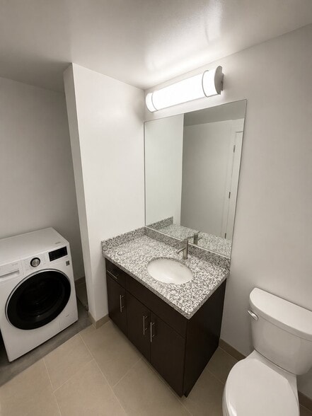 Building Photo - 988 Halekauwila St